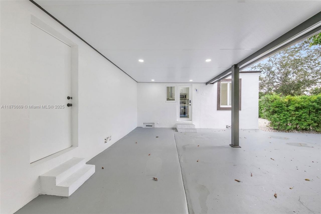 5291 SW 5th St, Miami, FL 33134 Photo