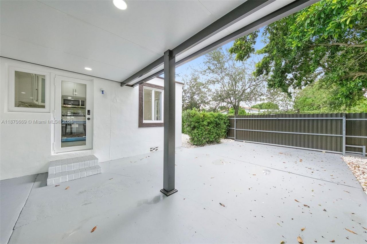 5291 SW 5th St, Miami, FL 33134 Photo