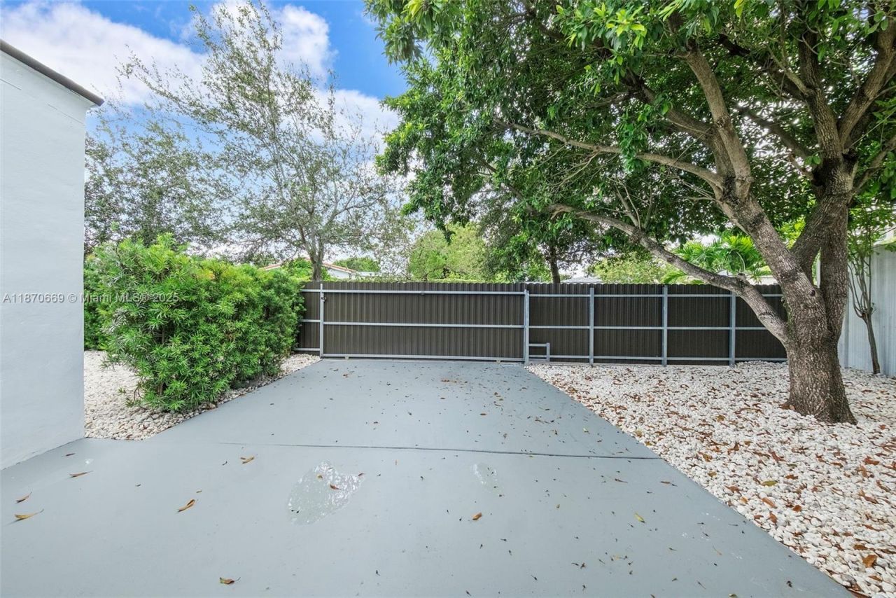 5291 SW 5th St, Miami, FL 33134 Photo