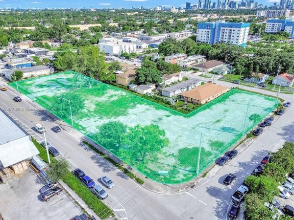 740 NW 71st St, Miami, FL 33150