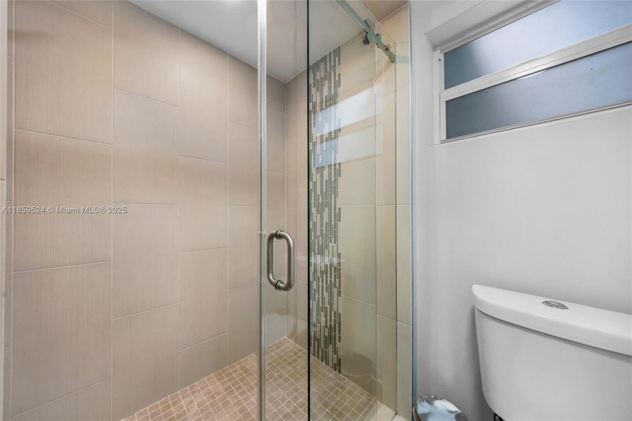 817 SW 12th St, Fort Lauderdale, FL 33315 Photo