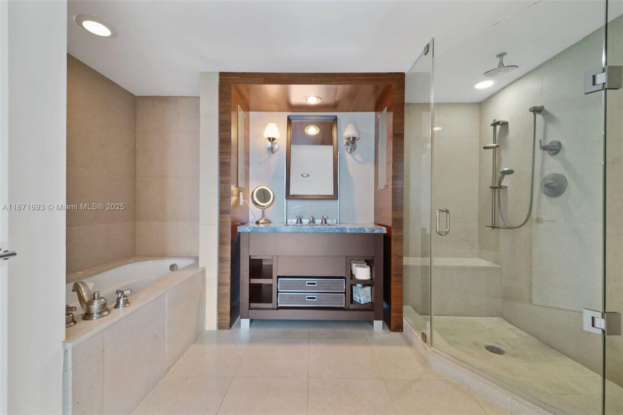 6801 Collins Ave, Unit 1204/1217, Miami Beach, FL 33141 Photo