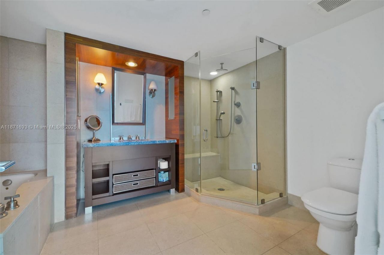 6801 Collins Ave, Unit 1204/1217, Miami Beach, FL 33141 Photo