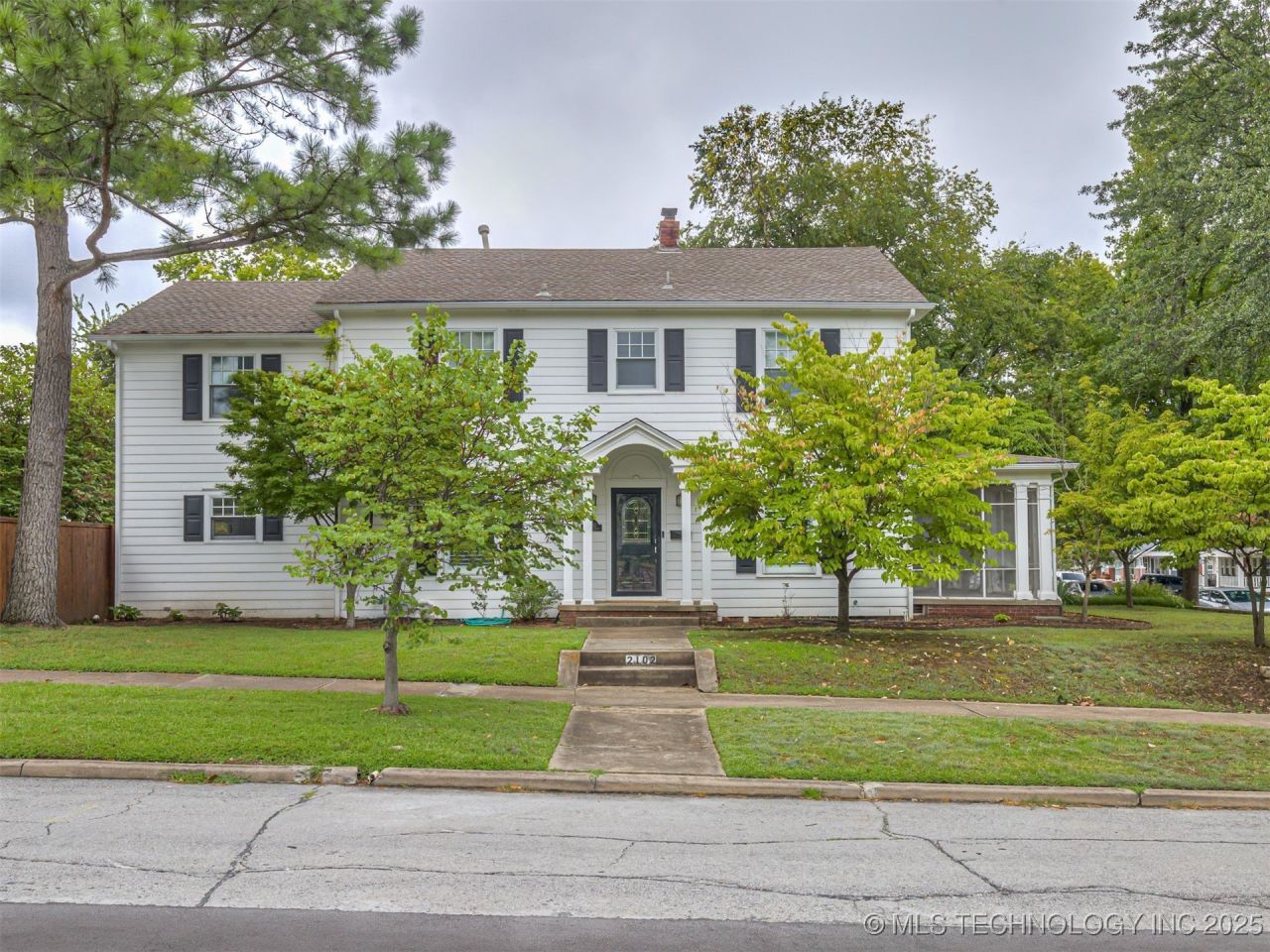 2102 E 17th Street, Tulsa, OK 74104 Main Photo