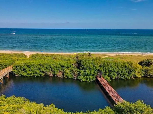 1776 Bay Dr, Pompano Beach, FL 33062