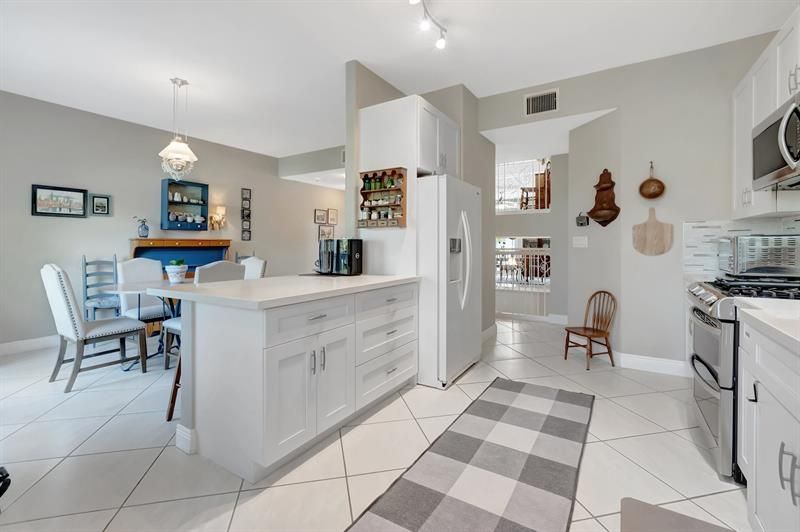 1776 Bay Dr, Pompano Beach, FL 33062 Photo