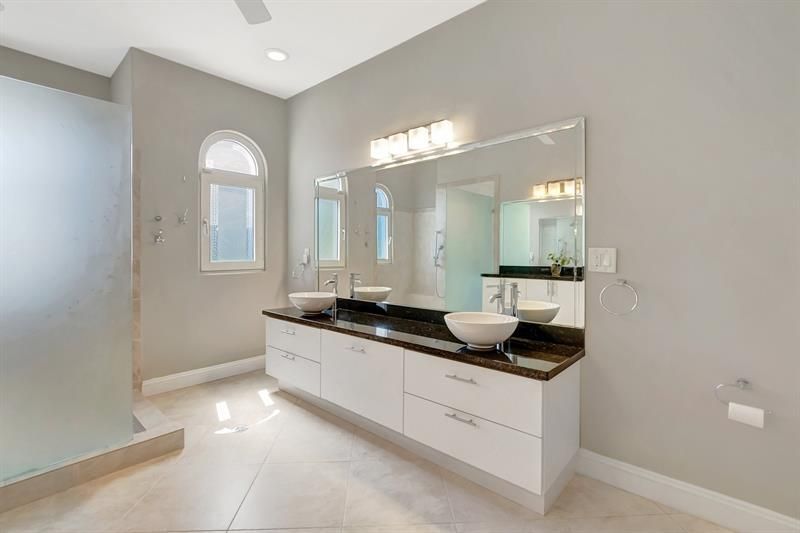 1776 Bay Dr, Pompano Beach, FL 33062 Photo