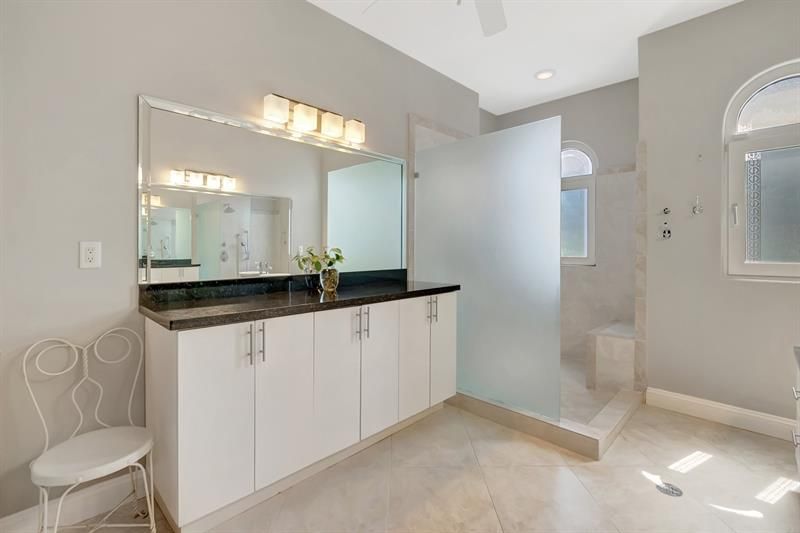 1776 Bay Dr, Pompano Beach, FL 33062 Photo