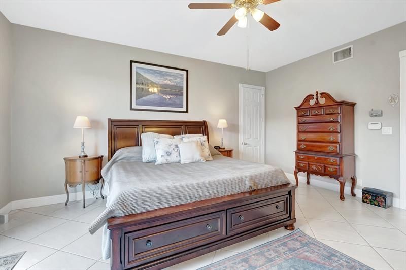 1776 Bay Dr, Pompano Beach, FL 33062 Photo