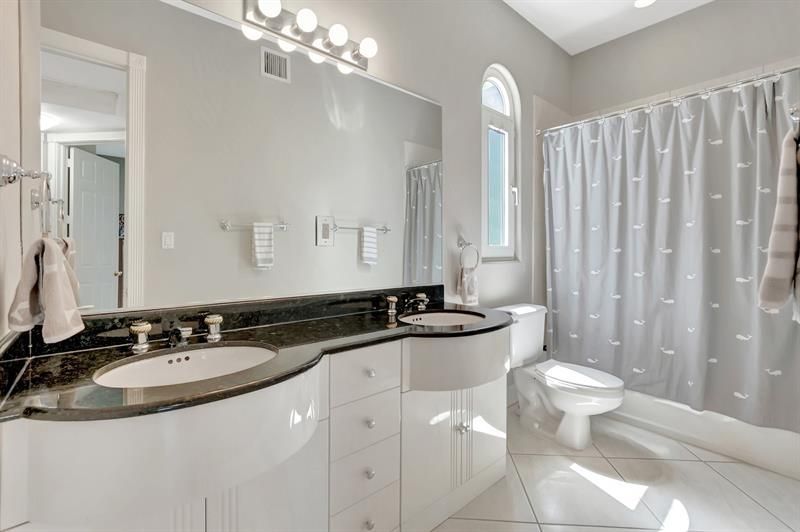 1776 Bay Dr, Pompano Beach, FL 33062 Photo