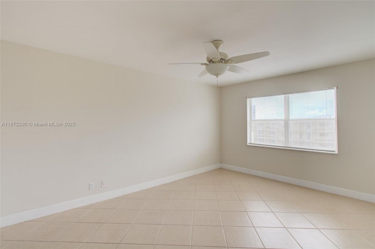 401 Golden Isles Dr, Unit 702, Hallandale Beach, FL 33009 Photo
