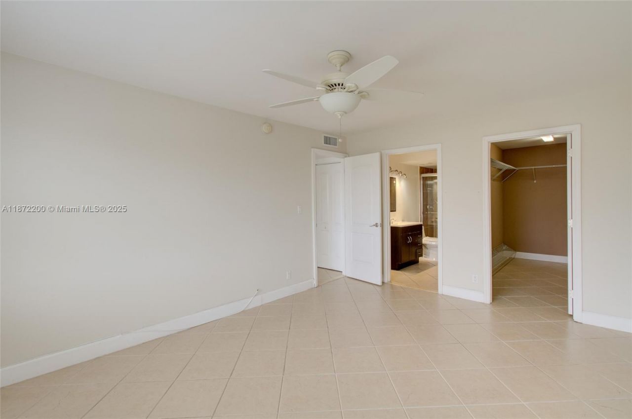 401 Golden Isles Dr, Unit 702, Hallandale Beach, FL 33009 Photo