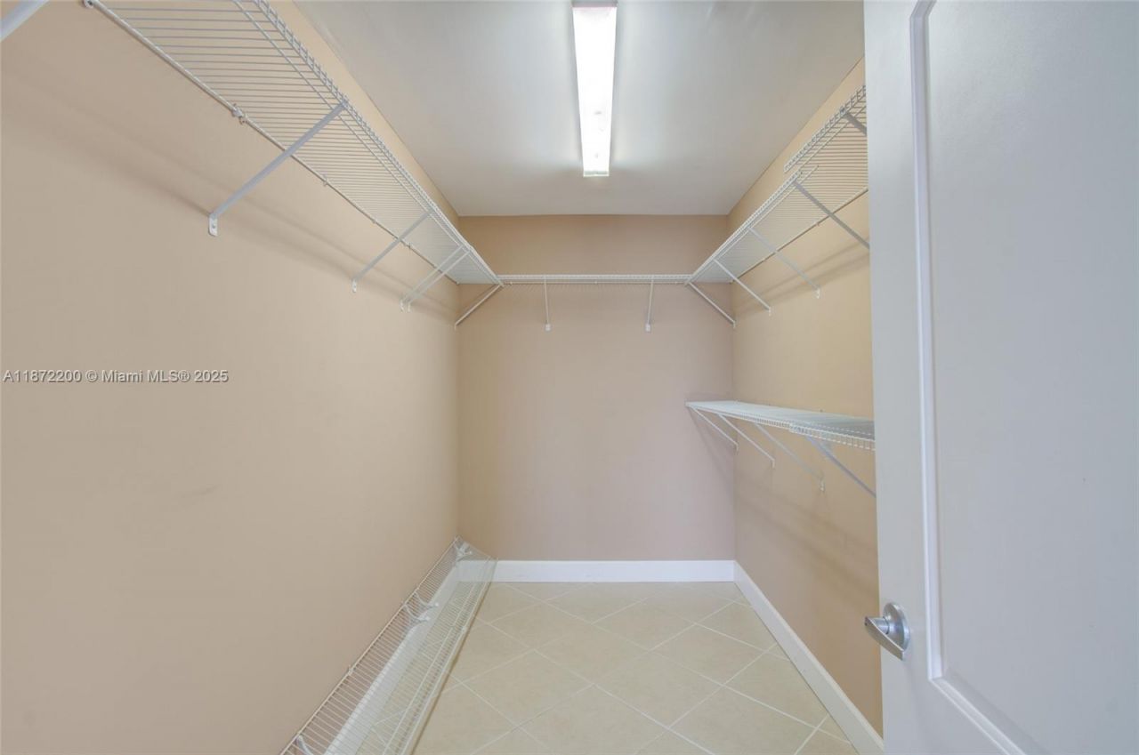 401 Golden Isles Dr, Unit 702, Hallandale Beach, FL 33009 Photo