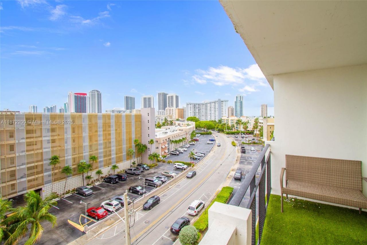 401 Golden Isles Dr, Unit 702, Hallandale Beach, FL 33009 Photo