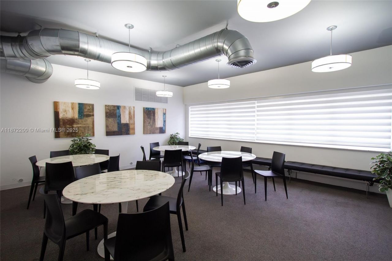 401 Golden Isles Dr, Unit 702, Hallandale Beach, FL 33009 Photo