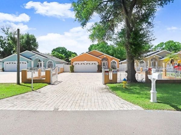 8712 FOUNTAIN AVENUE, TAMPA, FL 33615