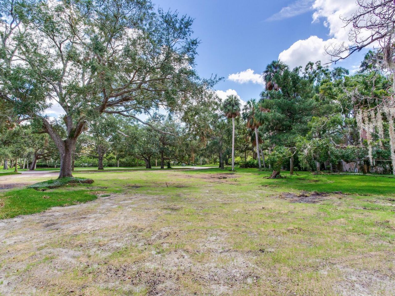 5001 S Shore Crest Circle, Tampa, FL 33609 Photo