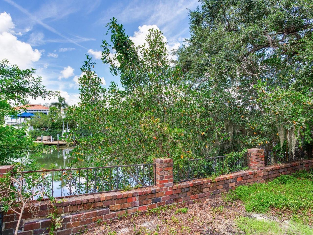 5001 S Shore Crest Circle, Tampa, FL 33609 Photo