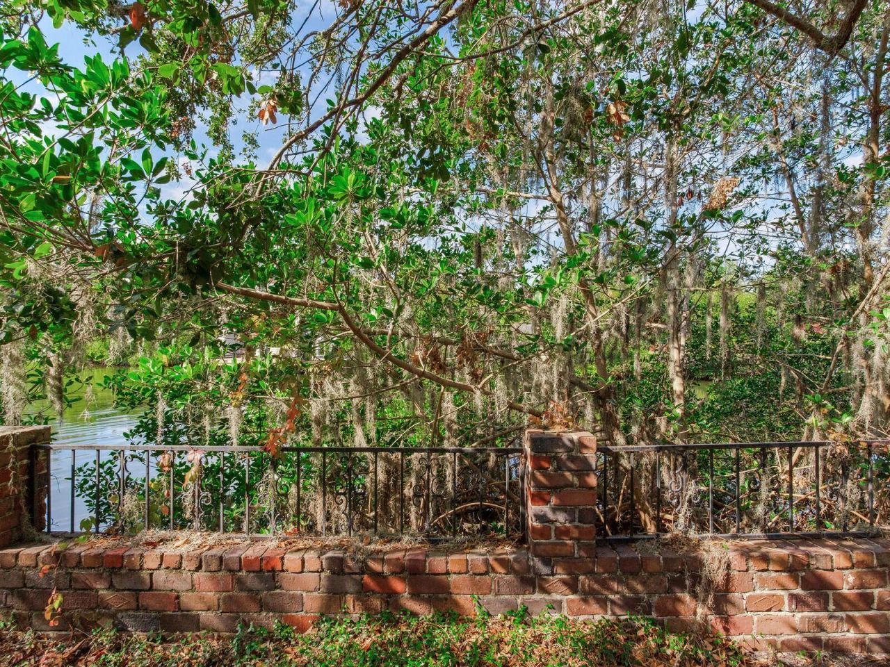 5001 S Shore Crest Circle, Tampa, FL 33609 Photo