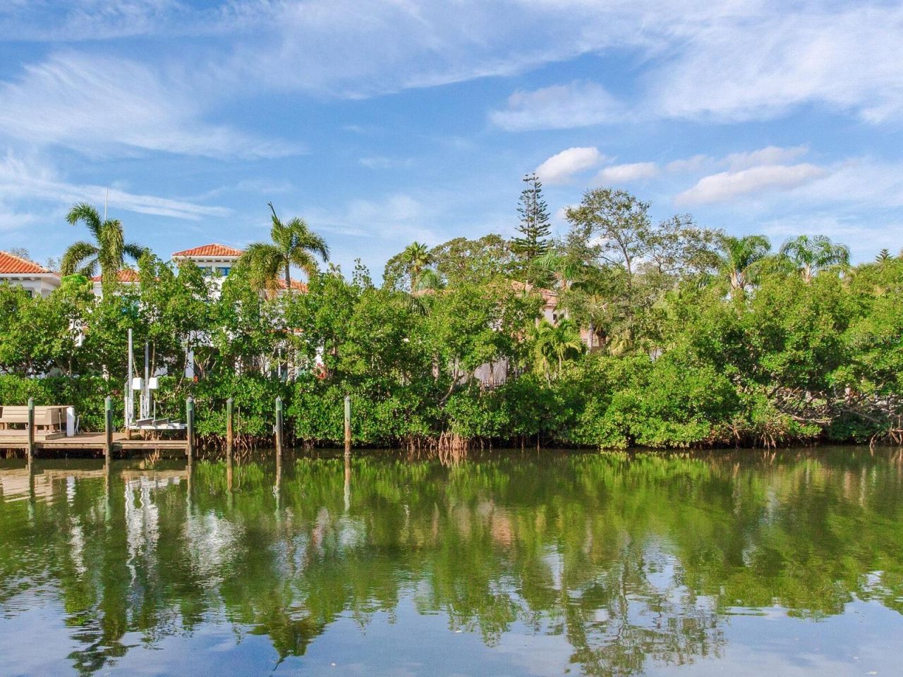 5001 S Shore Crest Circle, Tampa, FL 33609 Photo