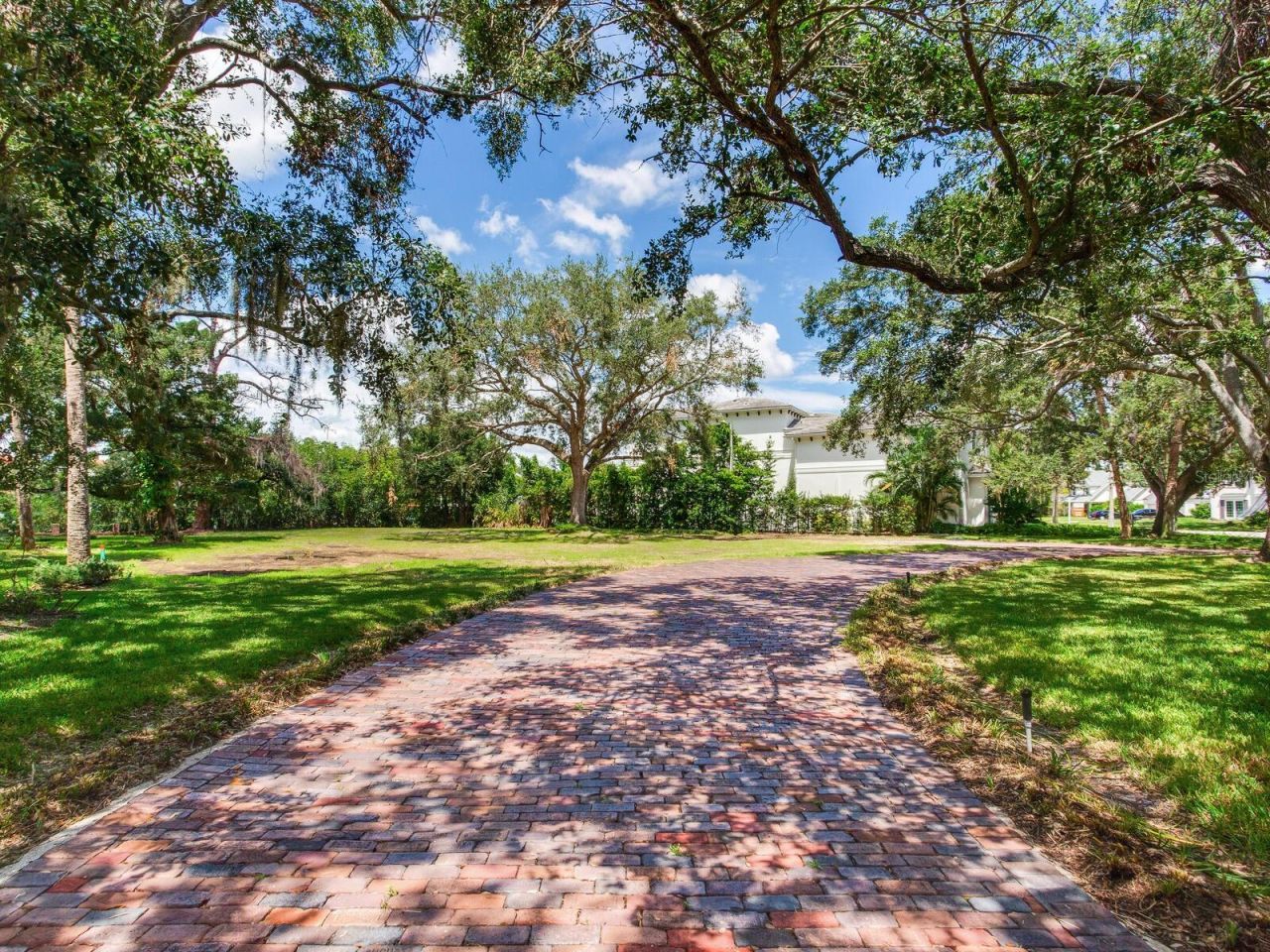 5001 S Shore Crest Circle, Tampa, FL 33609 Photo