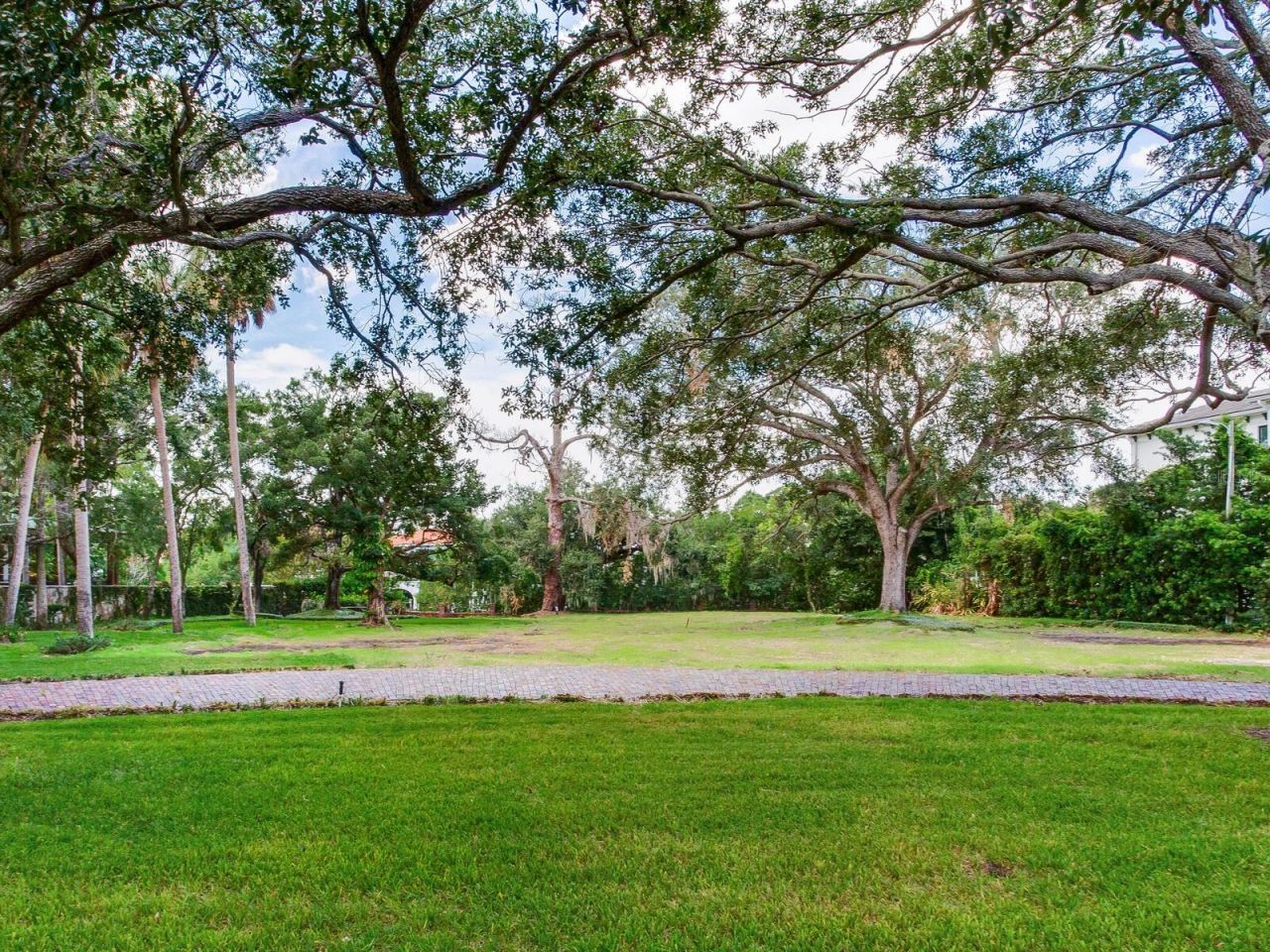 5001 S Shore Crest Circle, Tampa, FL 33609 Photo