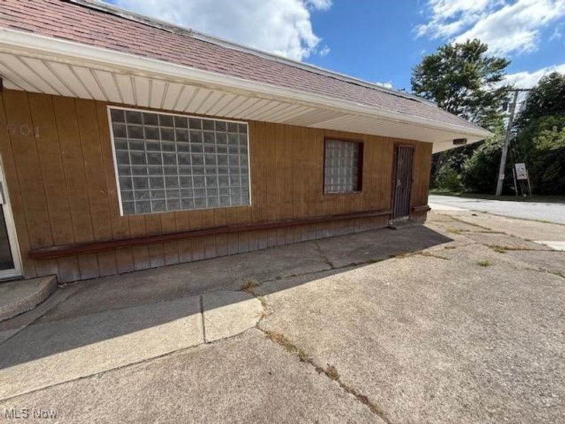 501 Lake Avenue, Elyria, OH 44035 Photo 2