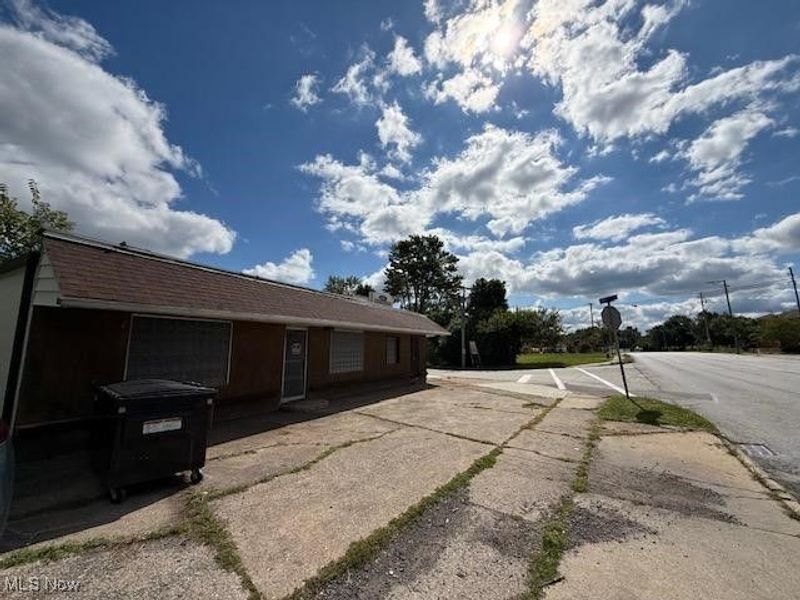 501 Lake Avenue, Elyria, OH 44035 Photo 4