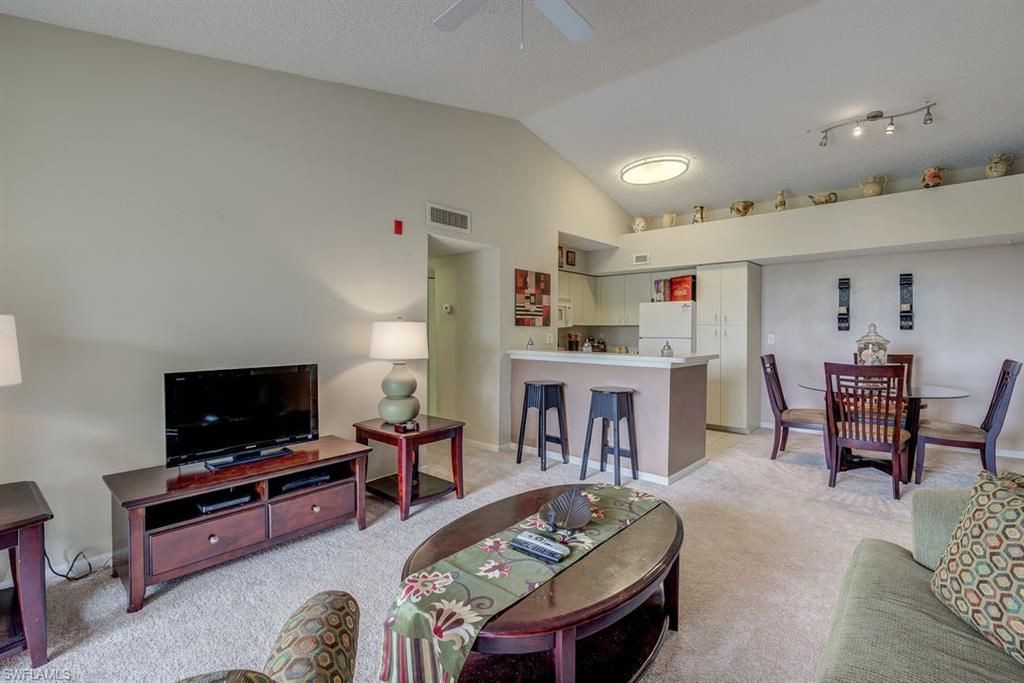 13545 Eagle Ridge Dr, Unit 827, Fort Myers, FL 33912 Photo