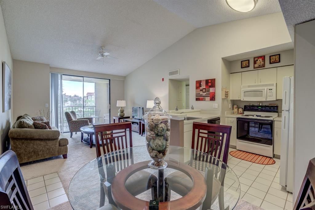 13545 Eagle Ridge Dr, Unit 827, Fort Myers, FL 33912 Photo
