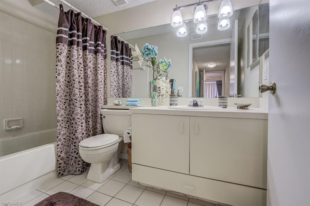 13545 Eagle Ridge Dr, Unit 827, Fort Myers, FL 33912 Photo