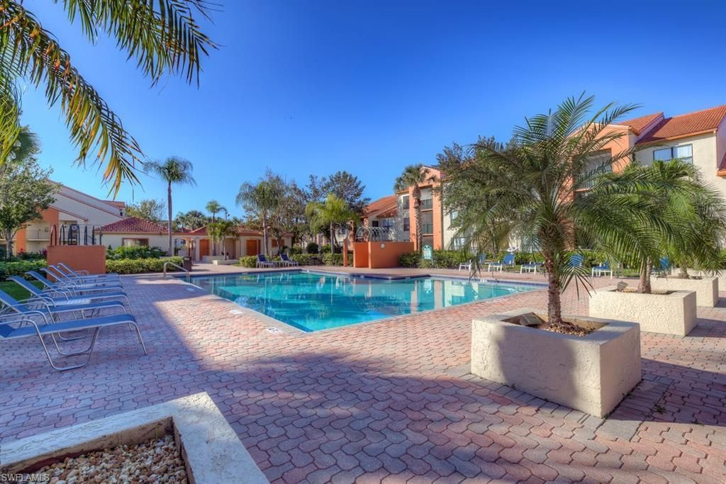 13545 Eagle Ridge Dr, Unit 827, Fort Myers, FL 33912 Photo