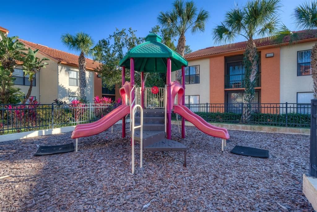 13545 Eagle Ridge Dr, Unit 827, Fort Myers, FL 33912 Photo