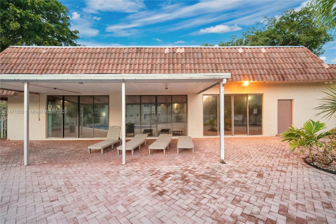 3777 NW 78th Ave, Unit 15G, Davie, FL 33024 Photo