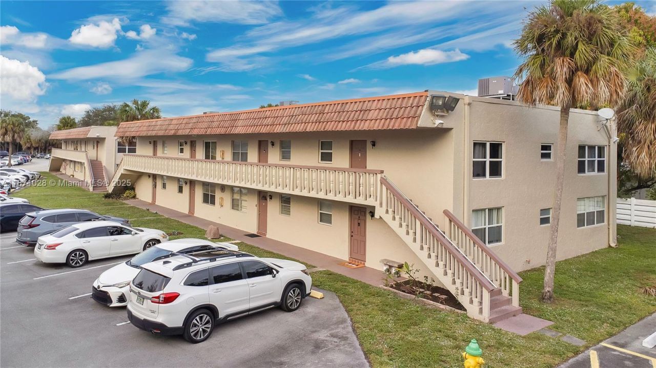 3777 NW 78th Ave, Unit 15G, Davie, FL 33024 Photo