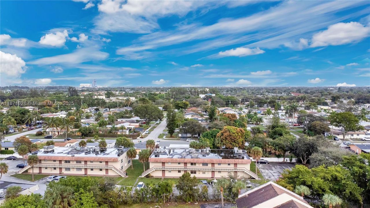 3777 NW 78th Ave, Unit 15G, Davie, FL 33024 Photo
