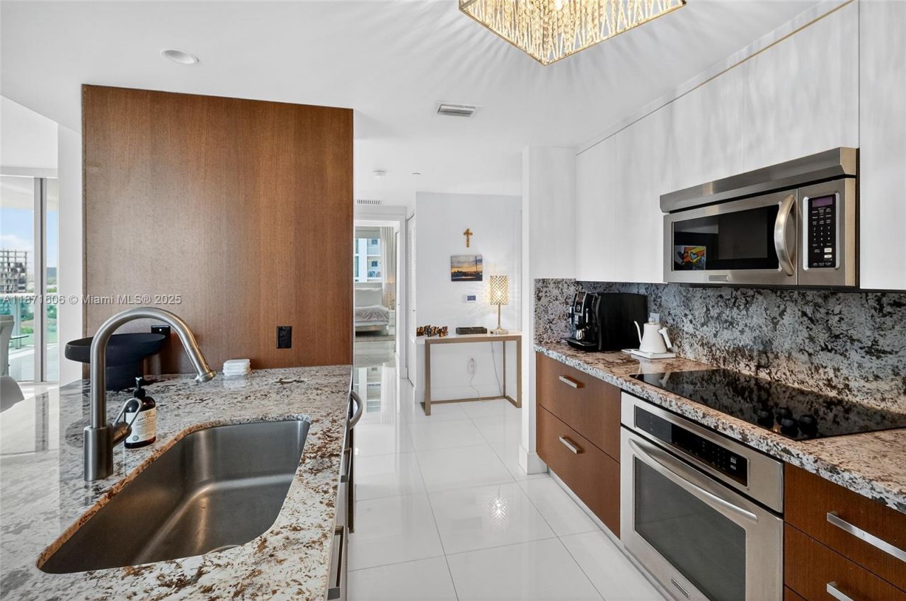 7935 East Dr, Unit 1104, North Bay Village, FL 33141 Photo