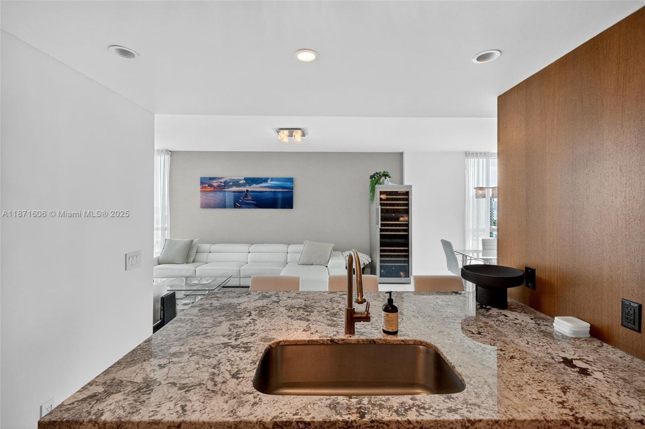 7935 East Dr, Unit 1104, North Bay Village, FL 33141 Photo