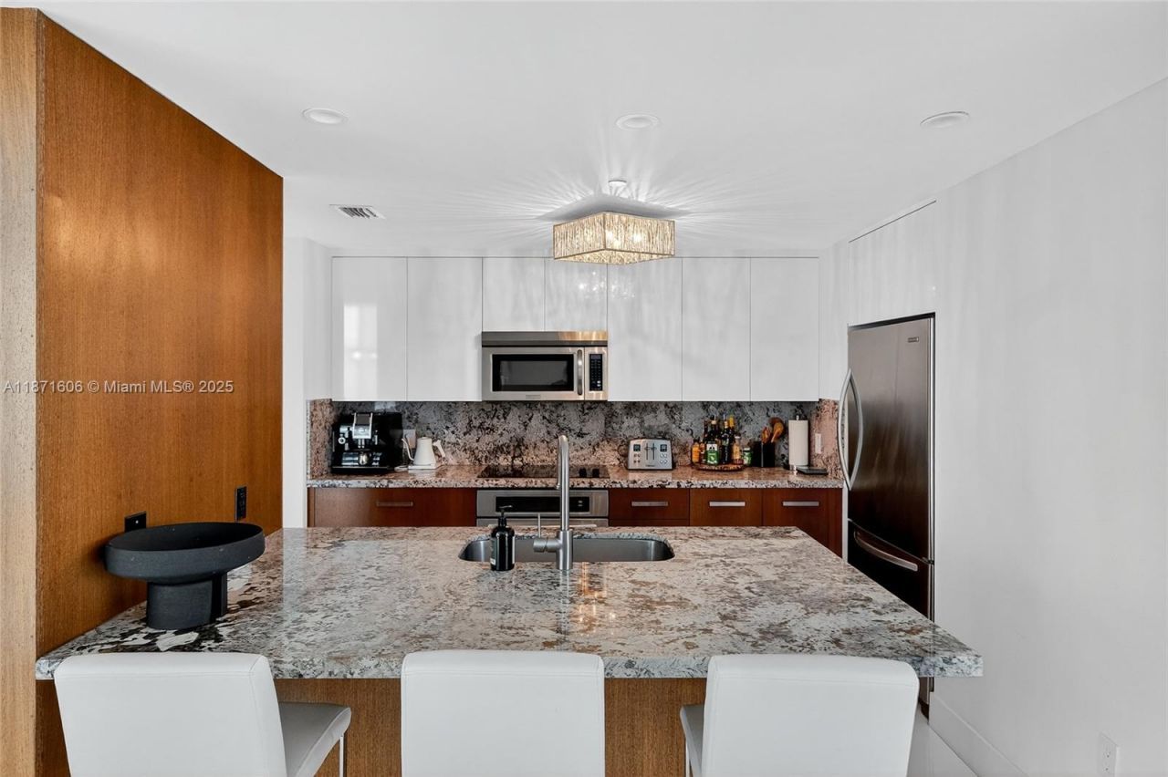 7935 East Dr, Unit 1104, North Bay Village, FL 33141 Photo