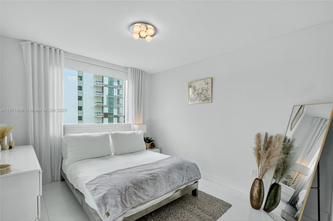 7935 East Dr, Unit 1104, North Bay Village, FL 33141 Photo