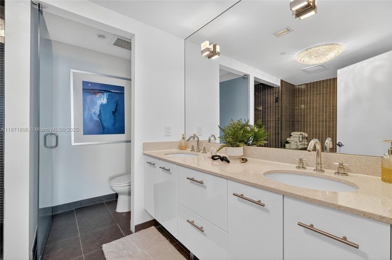 7935 East Dr, Unit 1104, North Bay Village, FL 33141 Photo