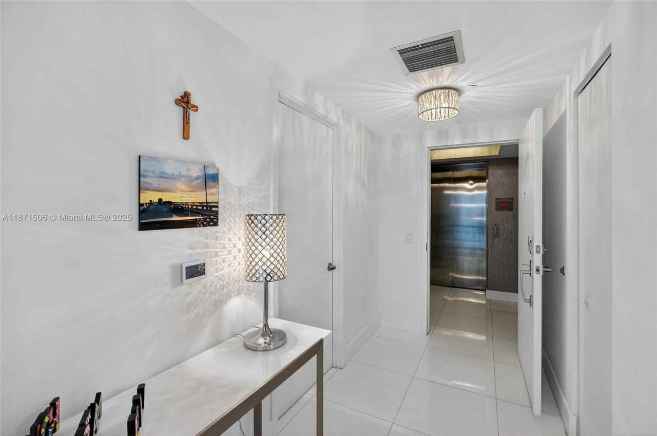 7935 East Dr, Unit 1104, North Bay Village, FL 33141 Photo