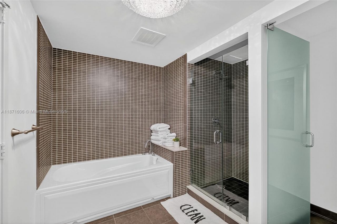 7935 East Dr, Unit 1104, North Bay Village, FL 33141 Photo