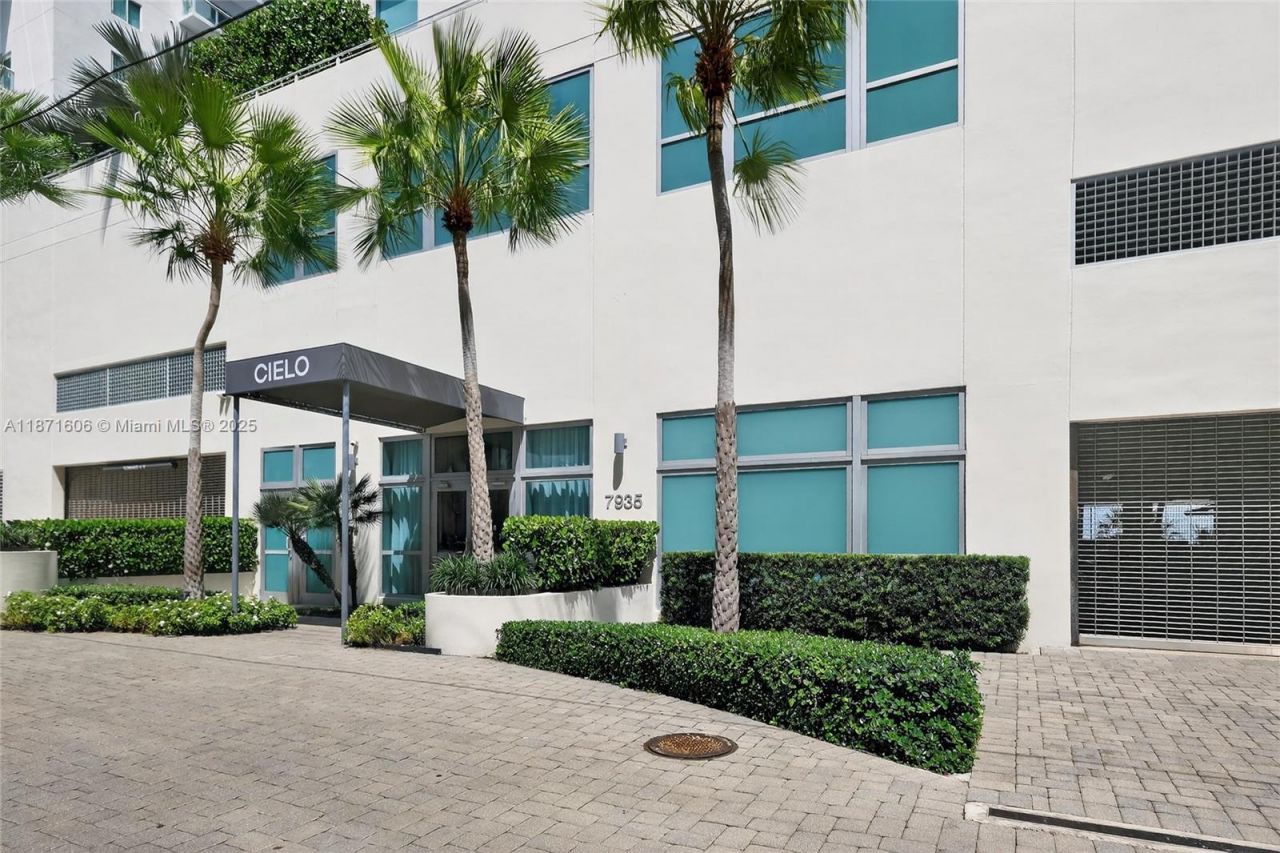 7935 East Dr, Unit 1104, North Bay Village, FL 33141 Photo