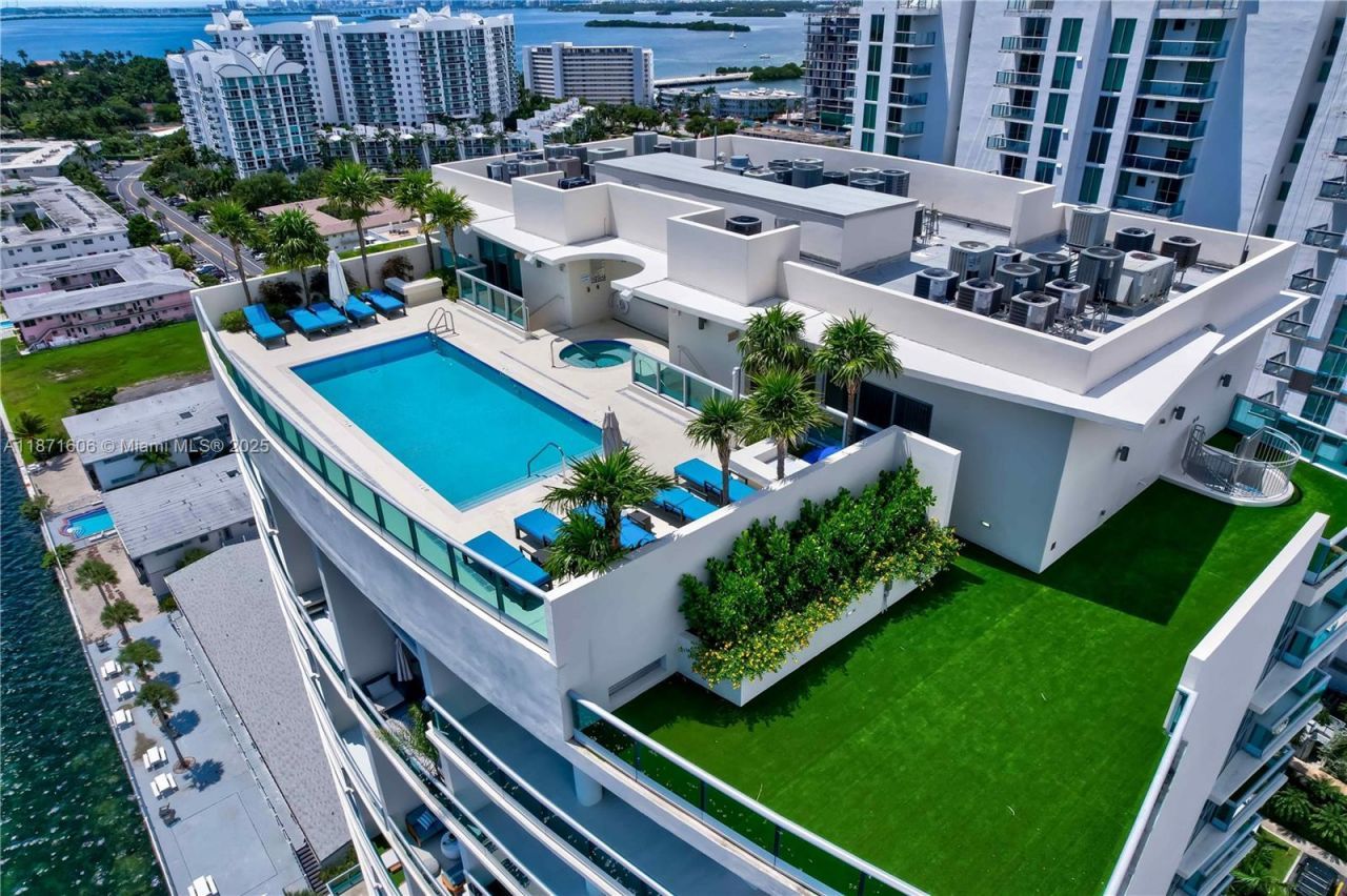 7935 East Dr, Unit 1104, North Bay Village, FL 33141 Photo