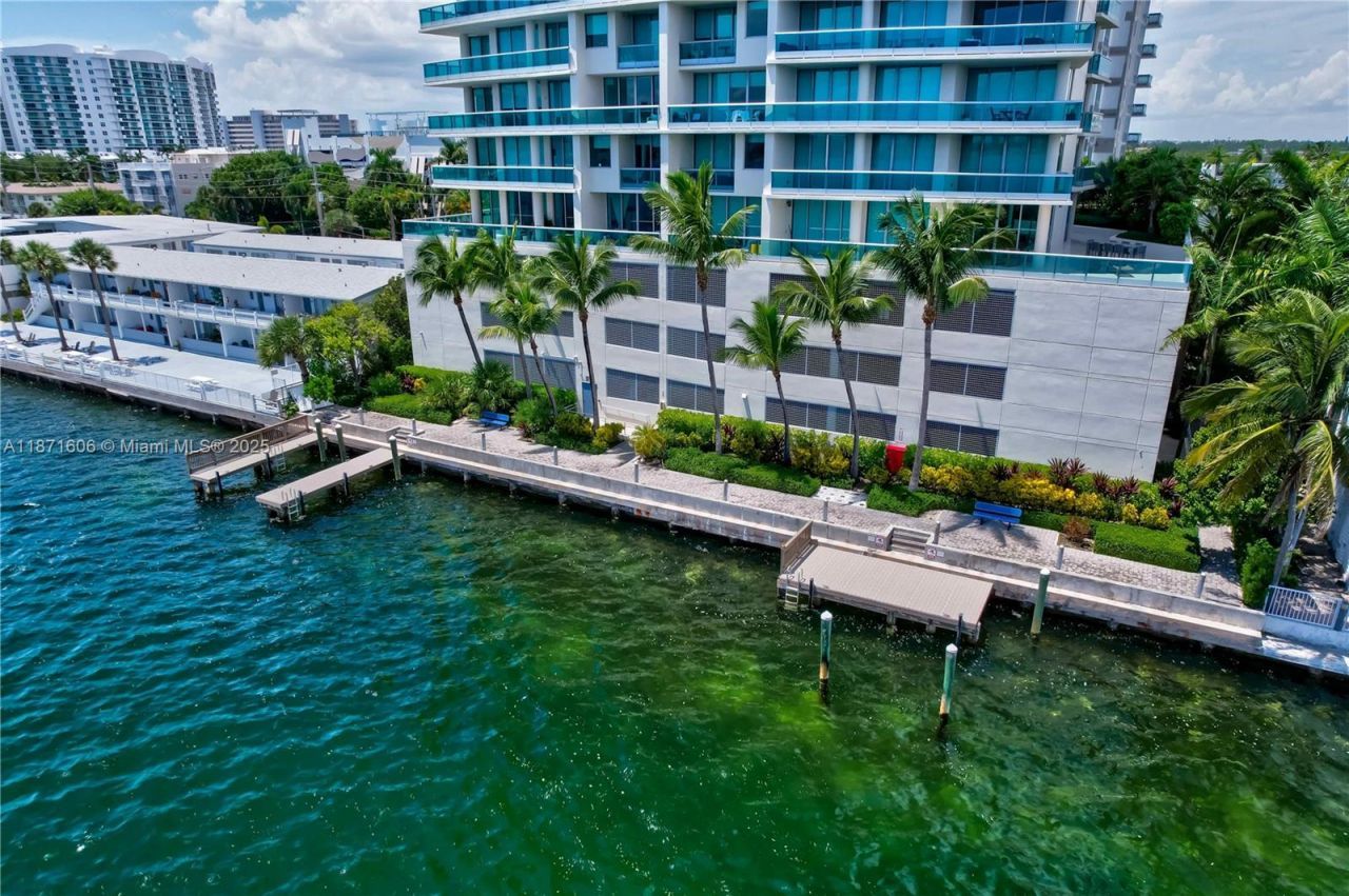 7935 East Dr, Unit 1104, North Bay Village, FL 33141 Photo