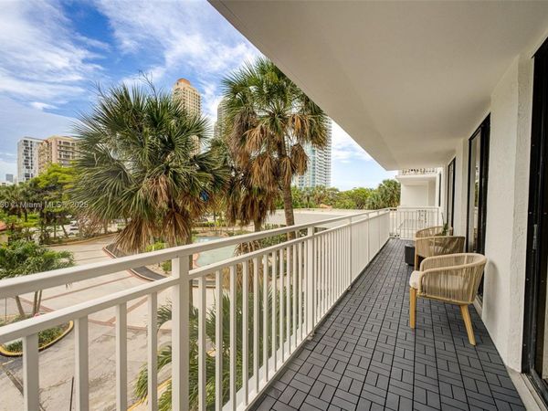 210 174th St, Unit 312, Sunny Isles Beach, FL 33160