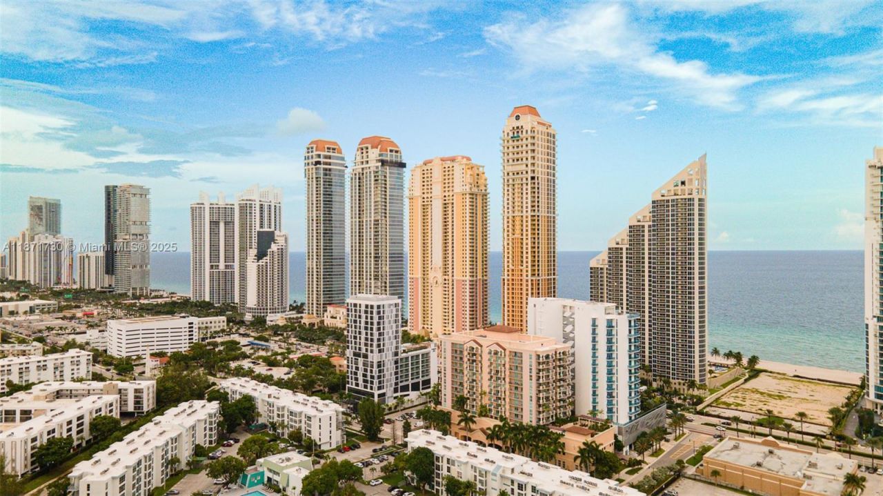 210 174th St, Unit 312, Sunny Isles Beach, FL 33160 Photo