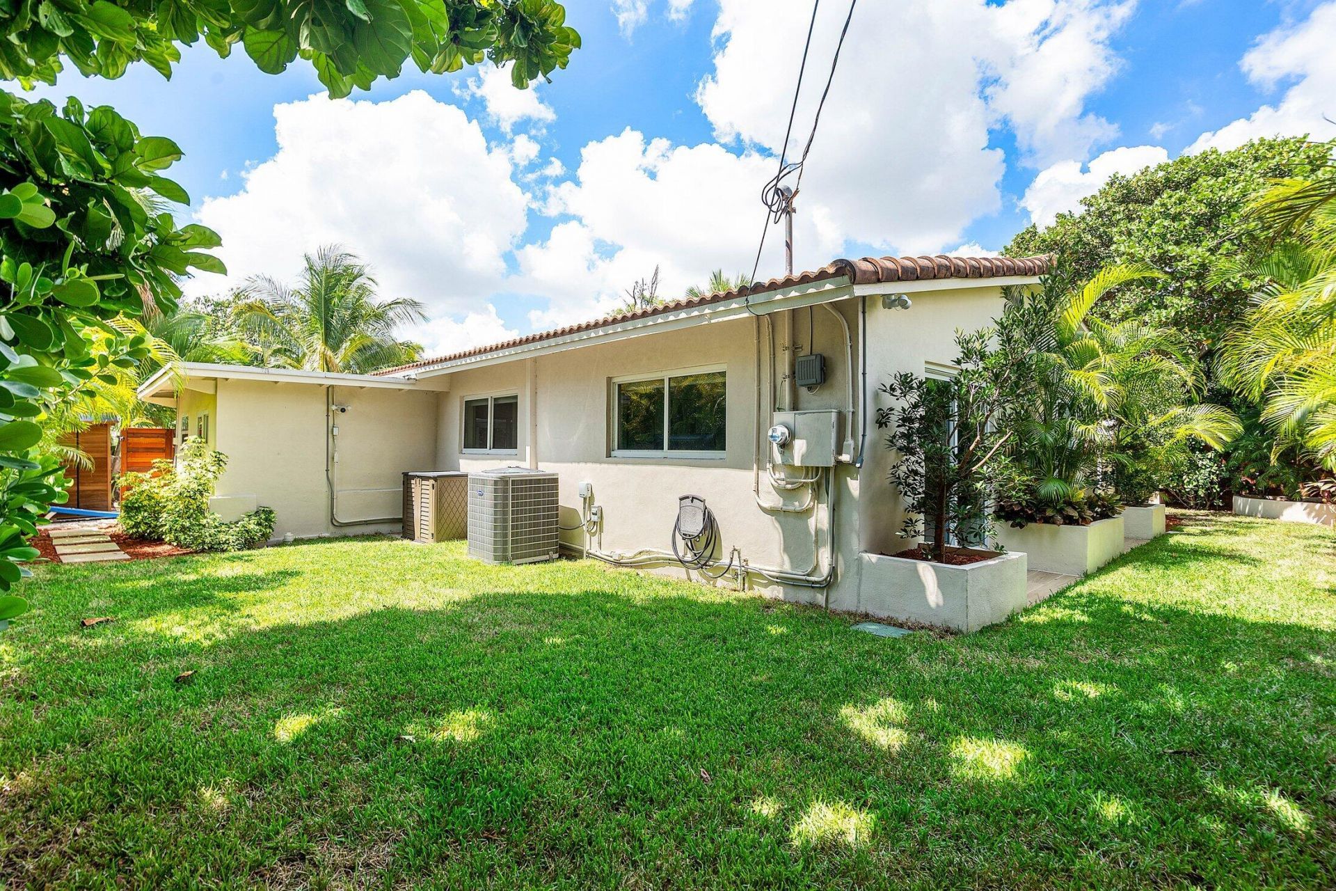 2041 NE 30th Street, Fort Lauderdale, FL 33306 Photo
