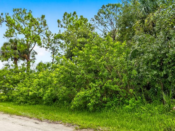 8156 101st Court, Vero Beach, FL 32967